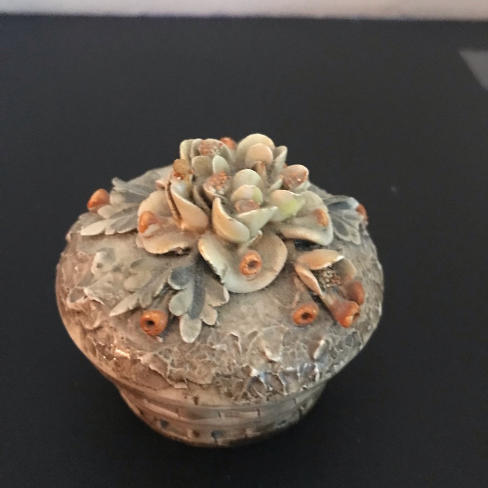 La Partenope Capodimonte Clay Pottery Trinket Box ~ Made in Italy
